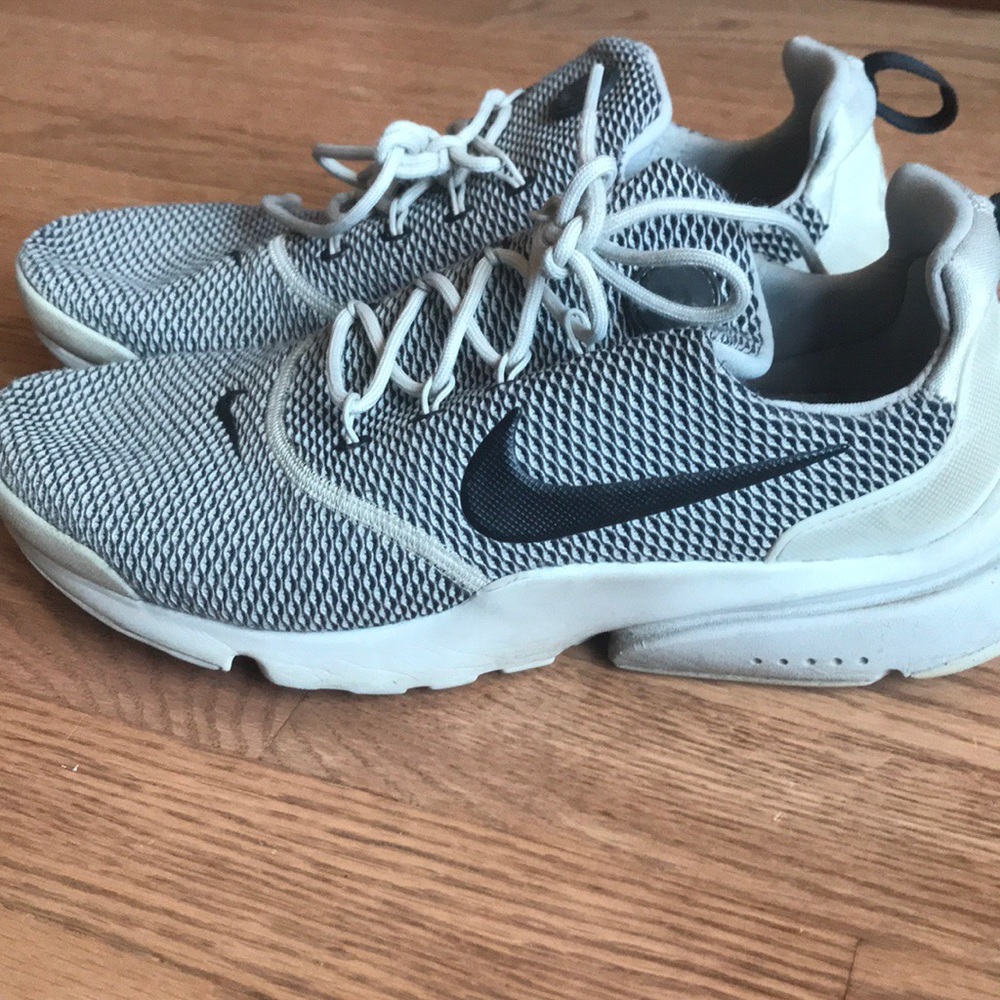 Men’s Gray Nike Running Shoe 7.5